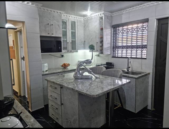 2 BEDROOM HOUSE FOR SALE IN SEBOKENG ZONE 11